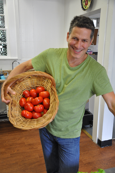 6-11 web bob and the 'maters.jpg
