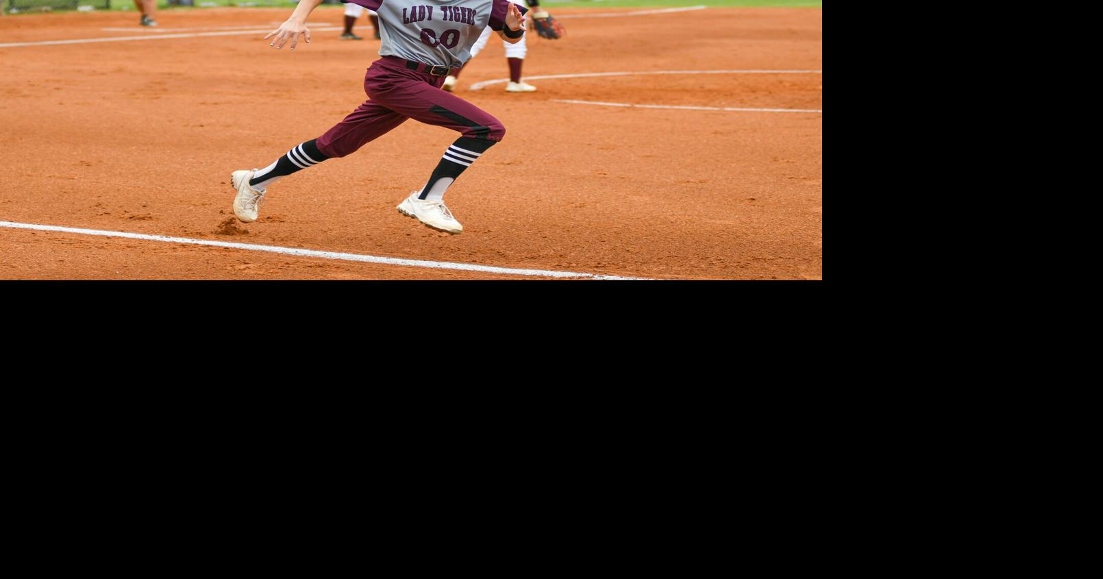 SoftballTroup slams Arp; Priest, Davis, Spencer, Dickey hit home runs