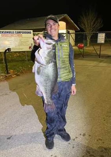 Sheehy catches a behemoth bass at Lake Jacksonville