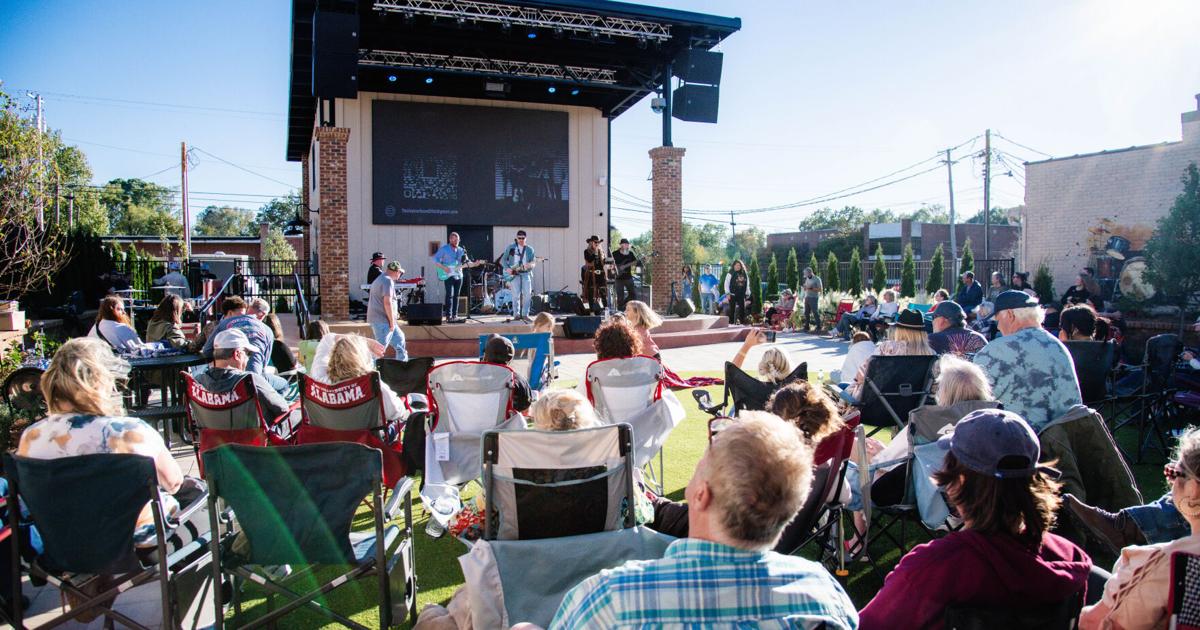 Two Sisters Square holds grand opening celebration, boasts more to come with music, movies and events