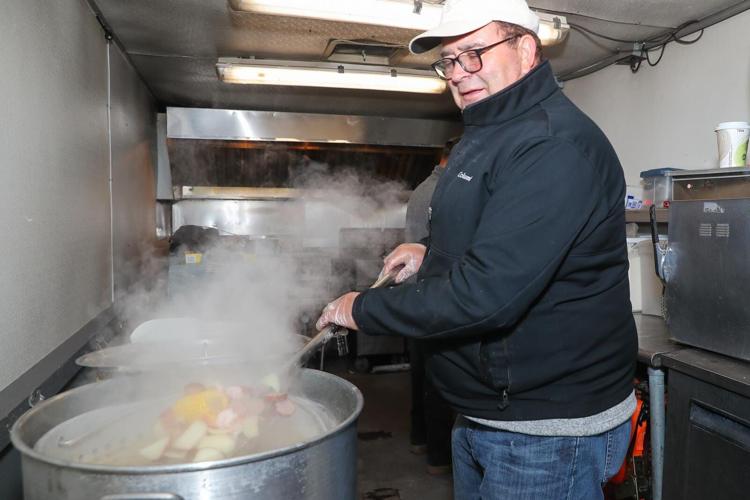 Tina Gassert Raffles Photos: Onslow County Farmer’s Market oyster roast | News | jdnews.com