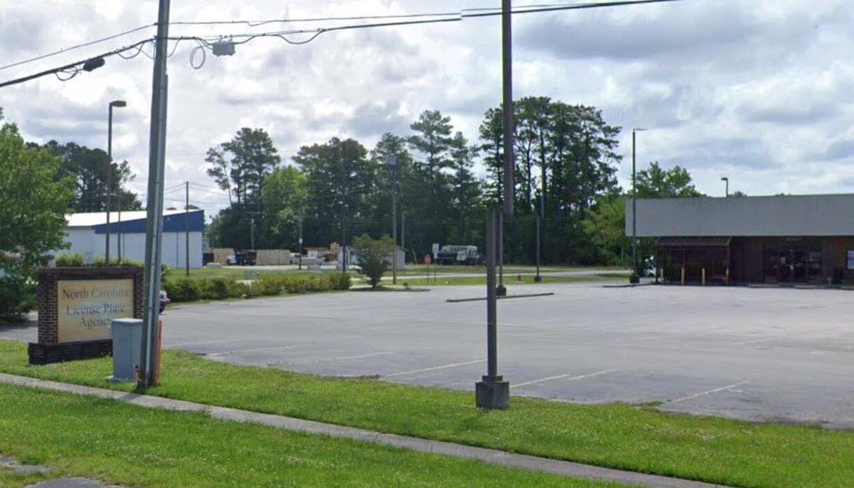 Jacksonville license plate agency closes after discovery of contract