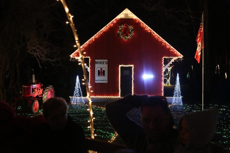 PHOTOS Mike's Farm Christmas Display News