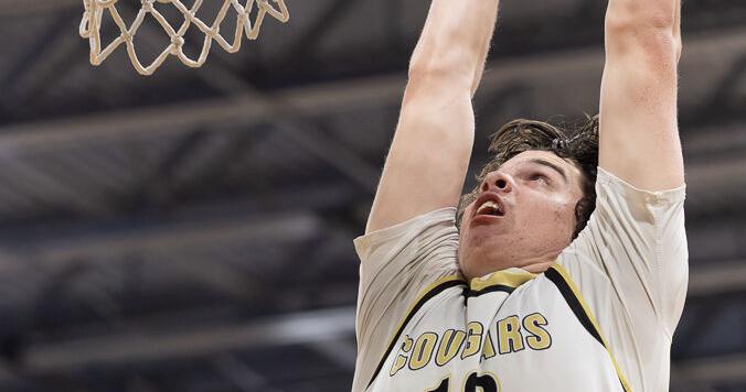 PHOTOS: Croatan basketball takes two from East Carteret