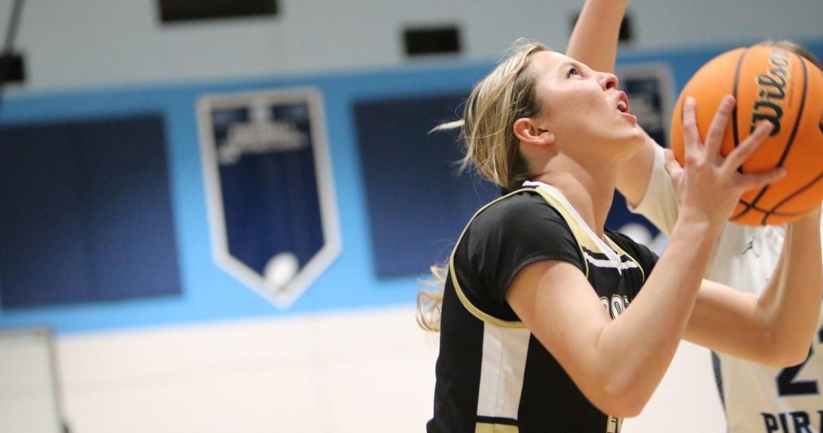 Croatan girls basketball overcomes 'adversity' to win outright Coastal title