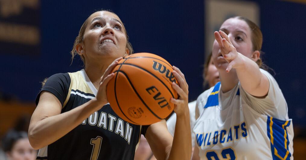 Croatan girls' basketball has 'the best team chemistry' on way to 6-0 conference start