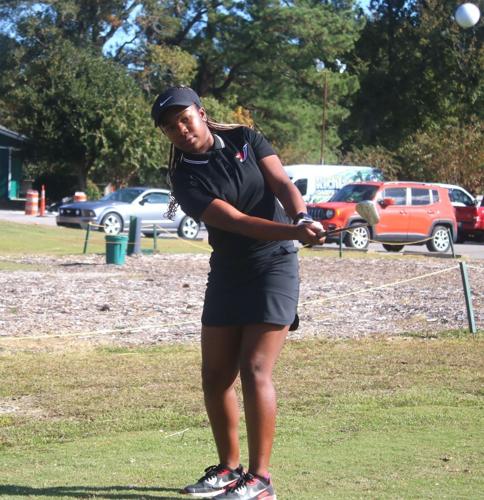Jacksonville golfer Sanaa Carter not facing the pressure as she aims ...