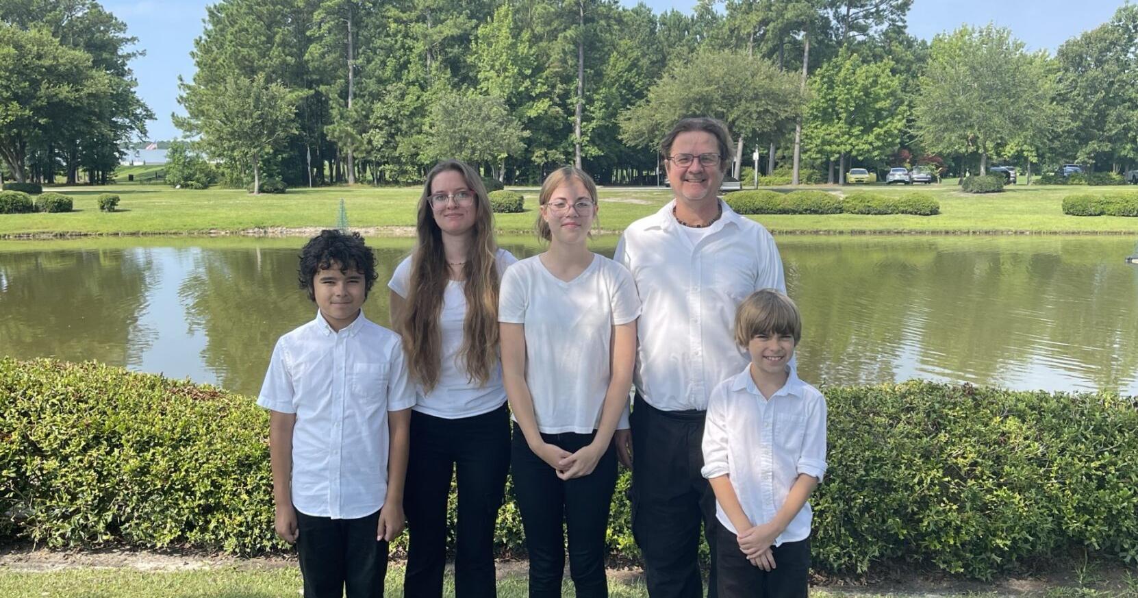 Richlands family shares love for music, each other, in successful bluegrass band - Vimarsana News