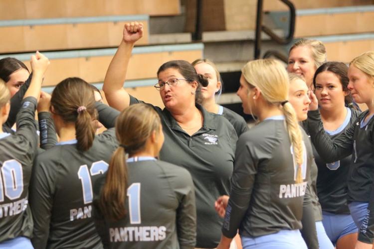 No quit in them East Duplin volleyball using effort, bond in early