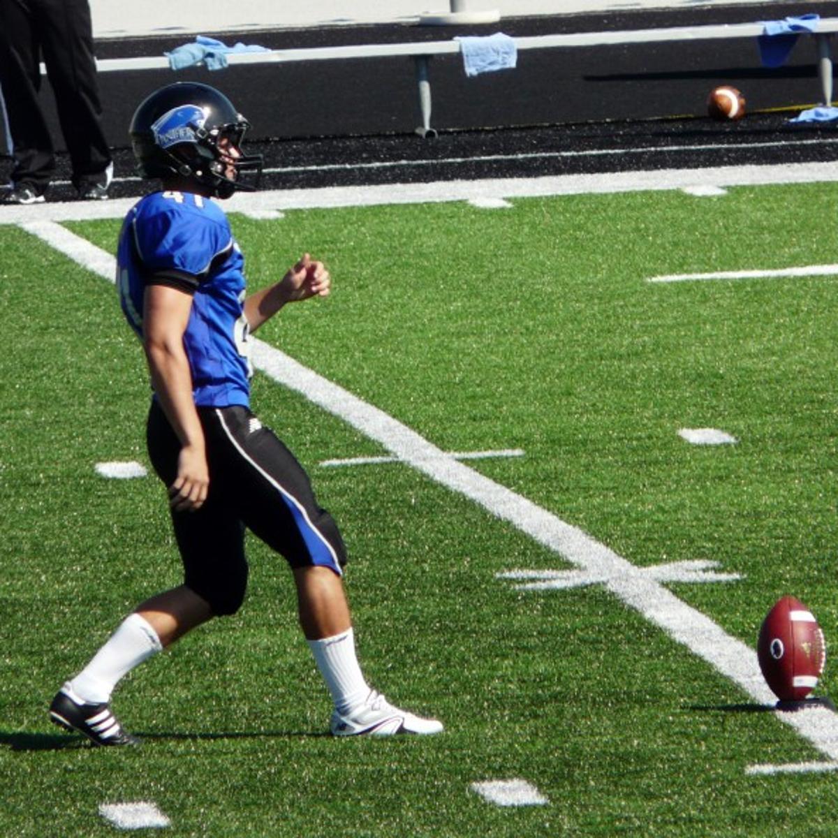Oakland Graduate Getting His Kicks At Eiu Sports Jg Tc Com
