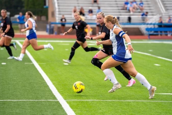 Izzy Jones with Three Goals in Draw with Wheaton