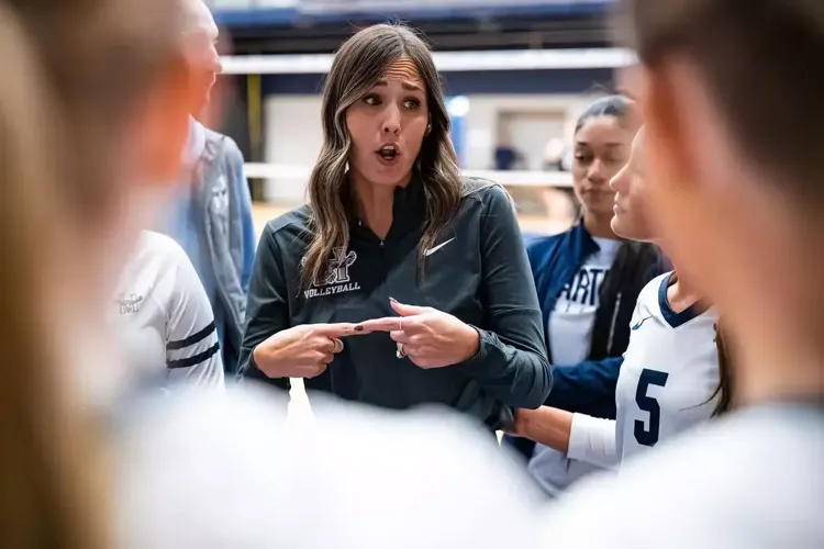 Heartland Volleyball Bounces Back After Tough Opening Day; Goes 3-1 In Opening Weekend