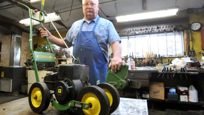 After Several Decades Mattoon Motor Shop Is Downshifting News Jg Tc Com