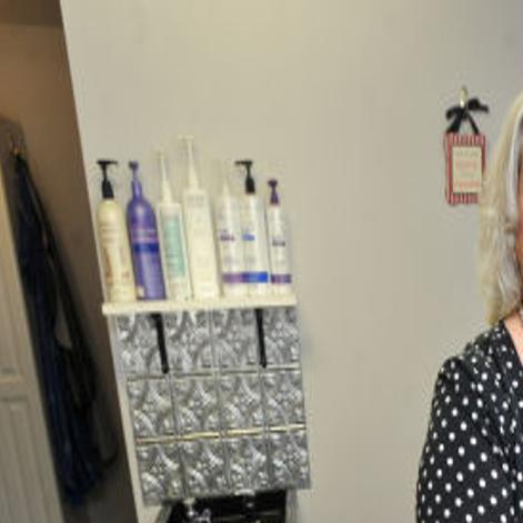 YoYo's Hair Hideaway salon opens - Mattoon