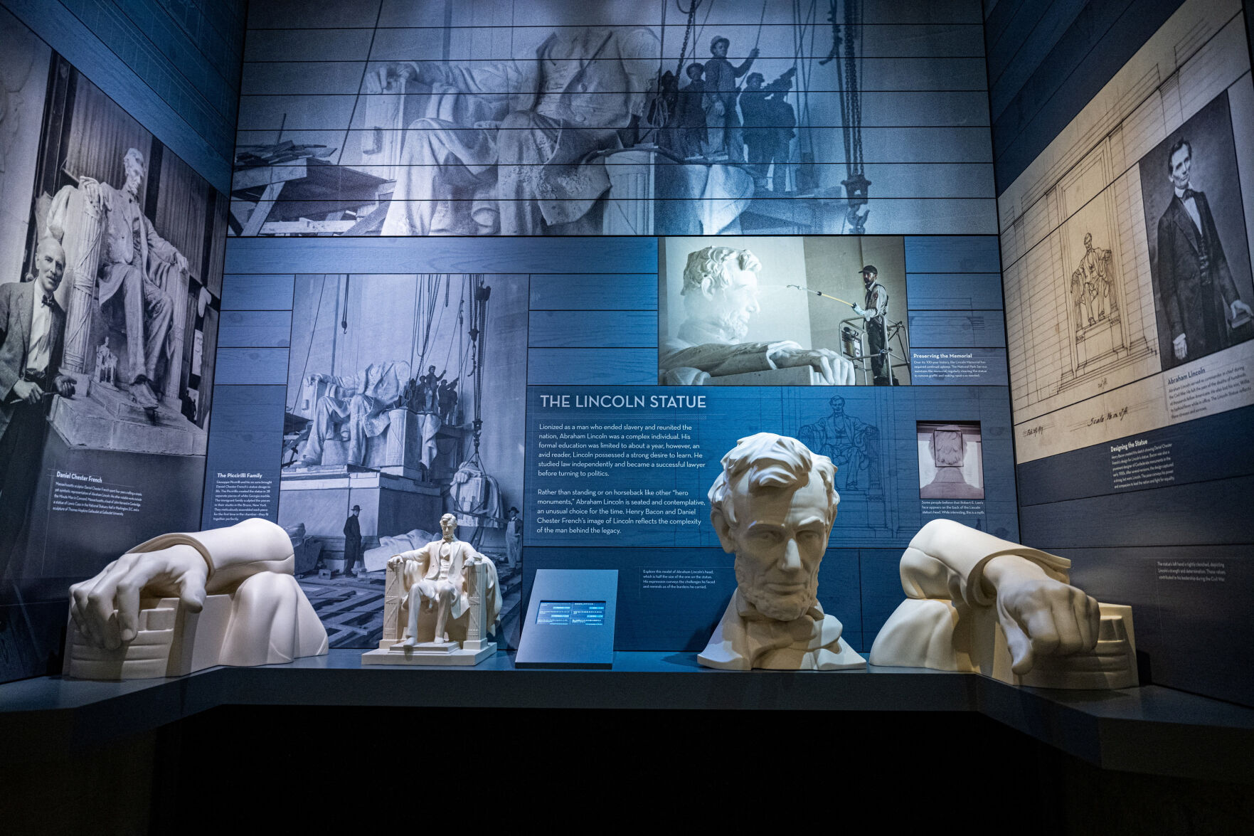 Glanicing Glancing Back for Sept. 17: Lincoln-Douglas Debate Museum statues dedicated