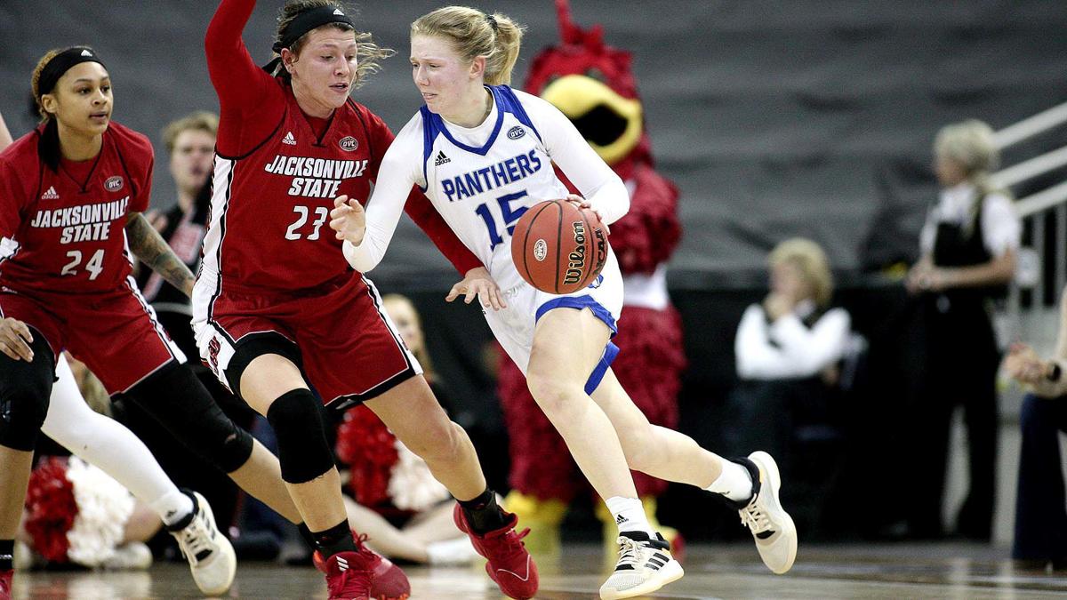 Eastern Illinois Women S Basketball Calmly Erases Fourth Quarter
