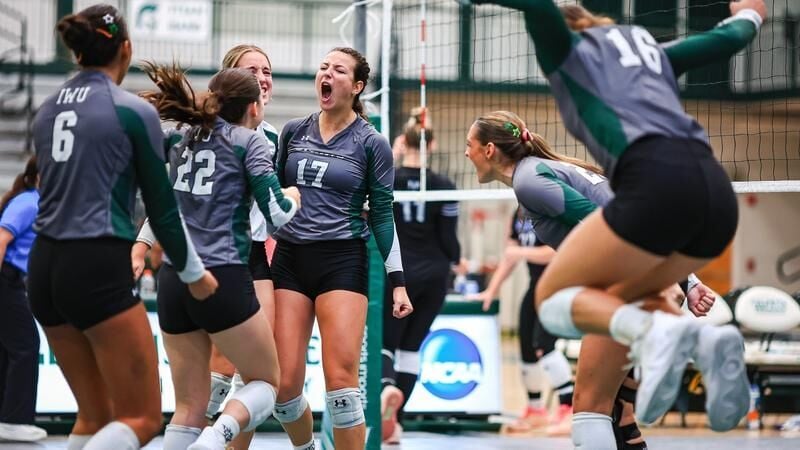 Women’s Volleyball Moves to 5-0 with Pair of Victories