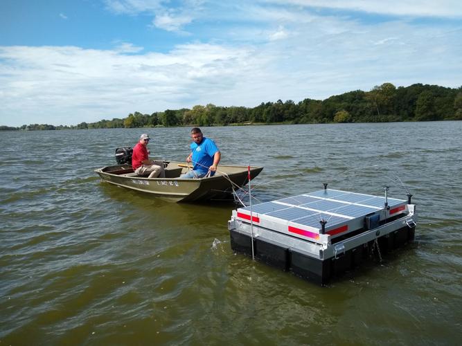Algae control unit deploying