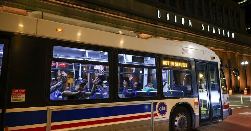 3-year-old riding one of Texas' migrant buses dies on the way to Chicago, officials say - Vimarsana News