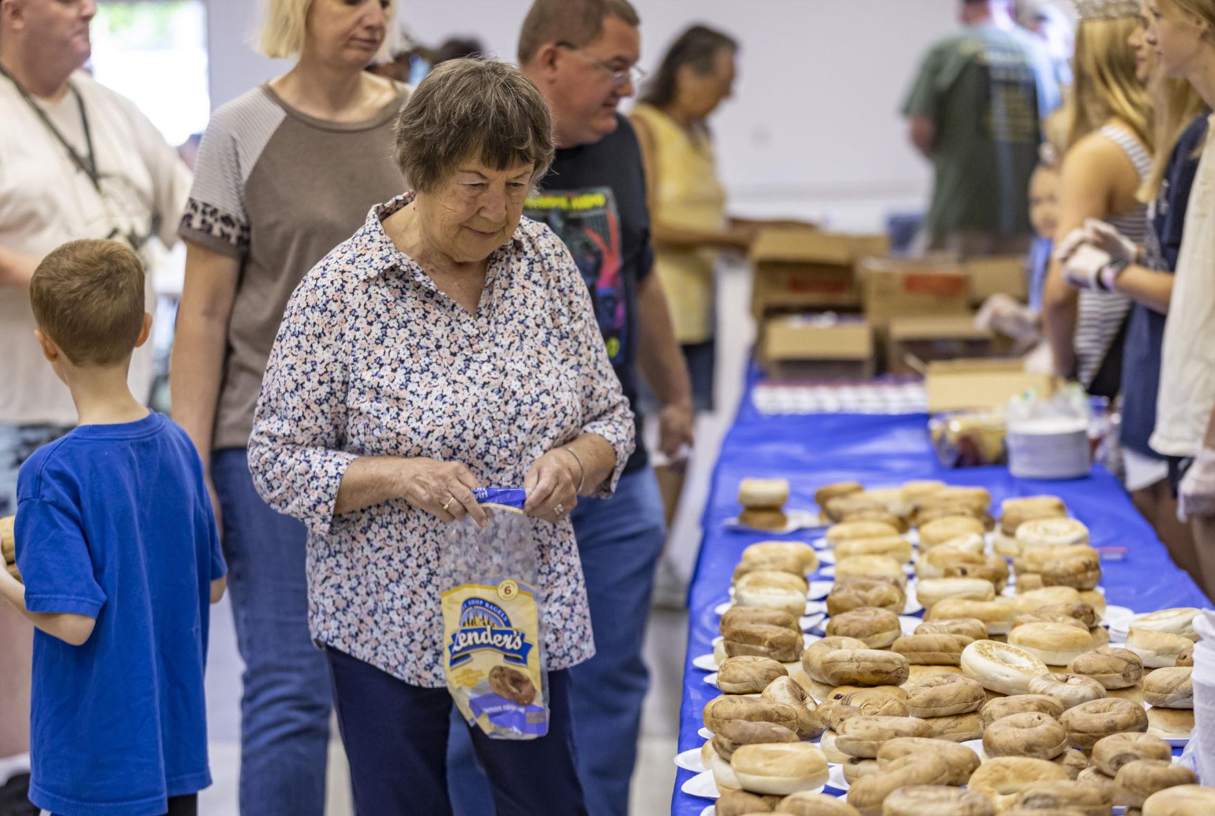 Bagelfest brings the party to Mattoon
