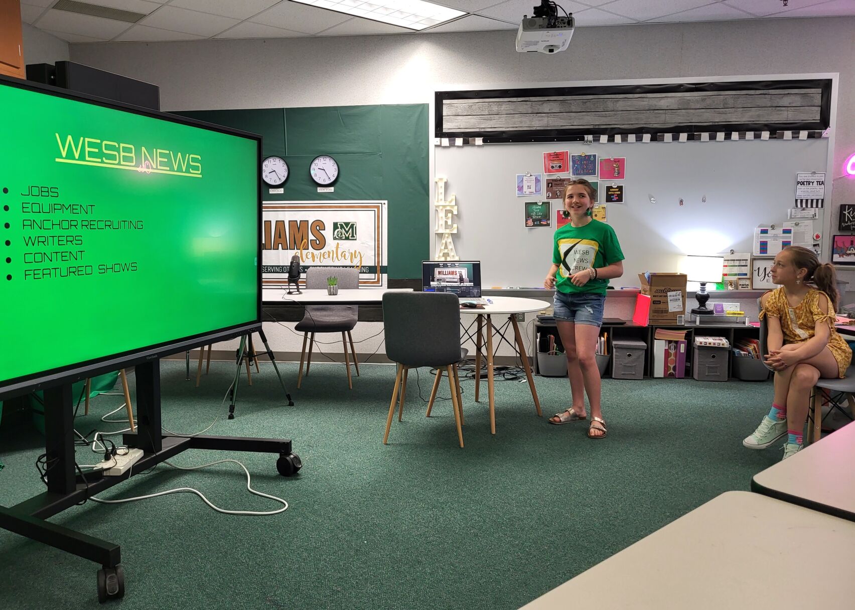 Multiage class upgrading Williams Elementary courtyard in Mattoon