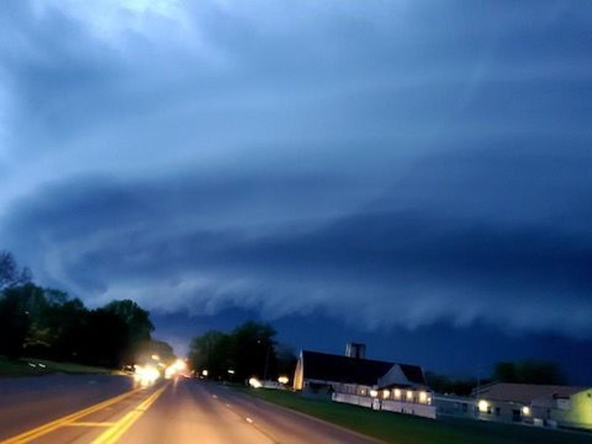 pix Severe Thunderstorm Warning Illinois coles county sees tornado warnings but