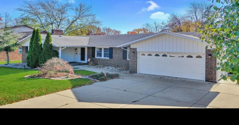 3 Bedroom Home in Mattoon - $184,000