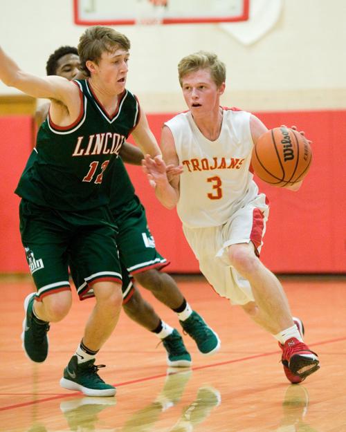 Trojans Fall To Railsplitters Basketball Jg Tc Com