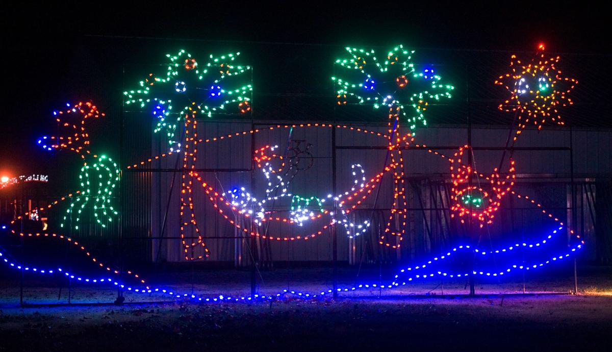 Mattoon Christmas Lights 2022 Watch Now: Mattoon Lightworks At Peterson Park To Mark Its 30Th Anniversary  In 2021 | Entertainment | Jg-Tc.com