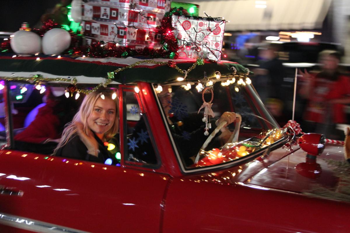 Friendswood Christmas Parade 2022 Gallery: Mattoon Christmas Parade 2021 Ushers In Holiday Season |  Entertainment | Jg-Tc.com