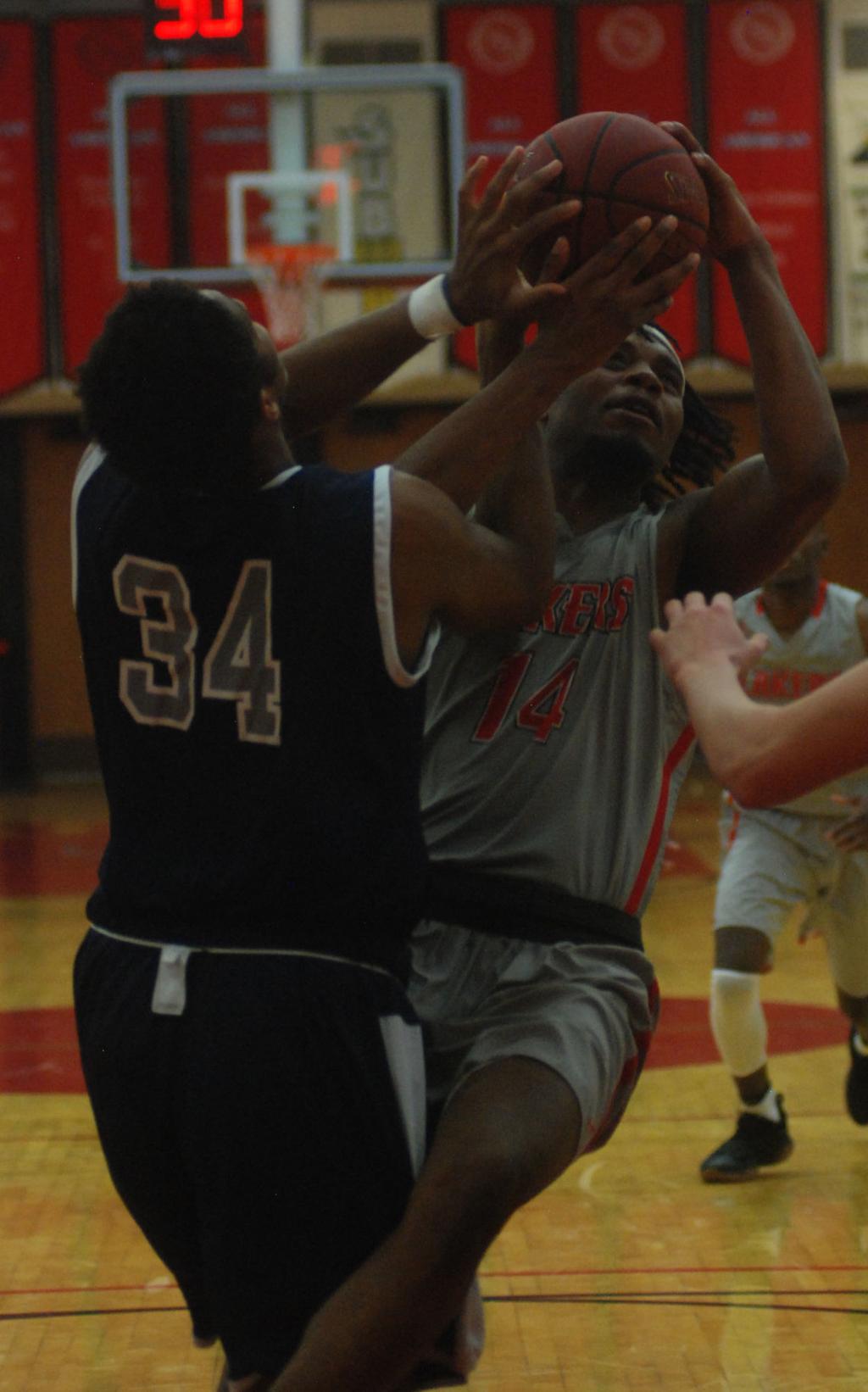 Defense An Issue In Lake Land S Loss To Kaskaskia Basketball Jg Tc Com