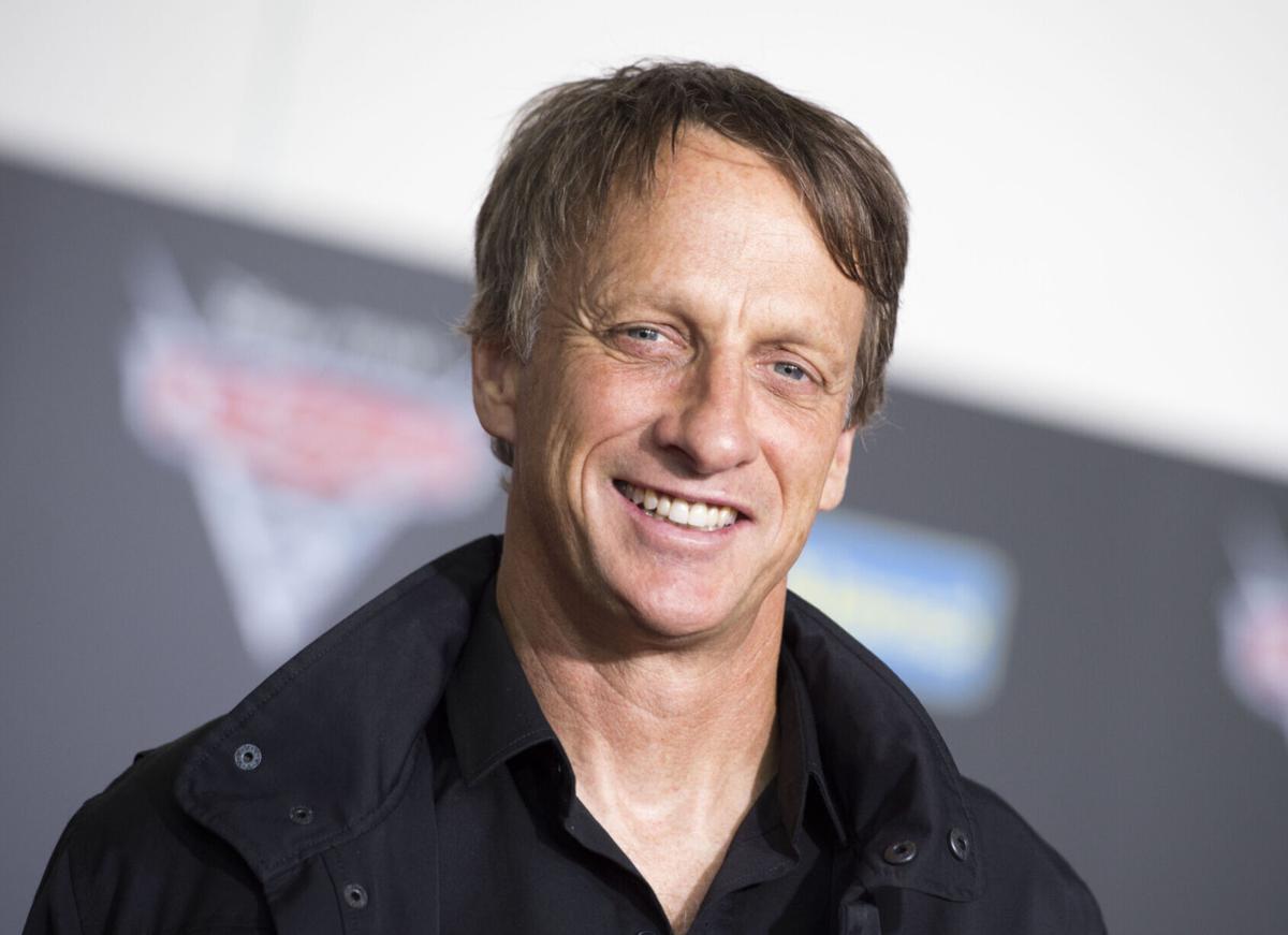Tony Hawk breaks his leg but isn�t retiring National