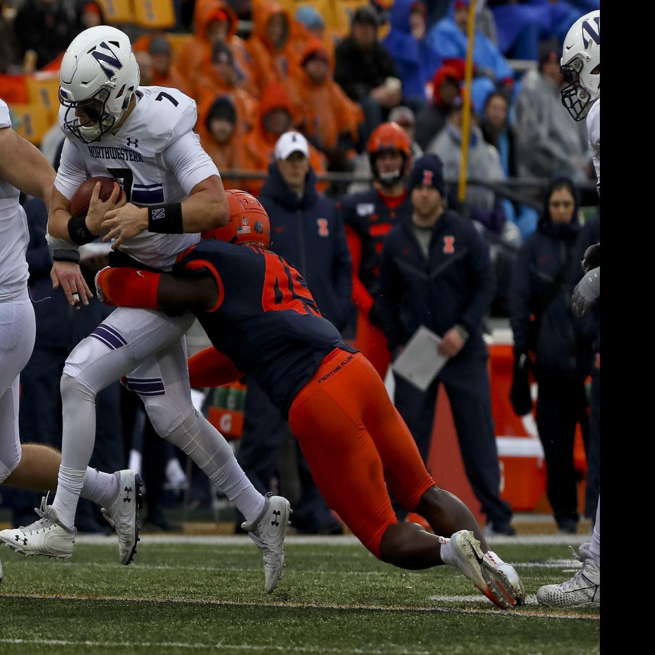 Watch Now After A 15 Hour Road Trip Illinois Linebacker Khalan