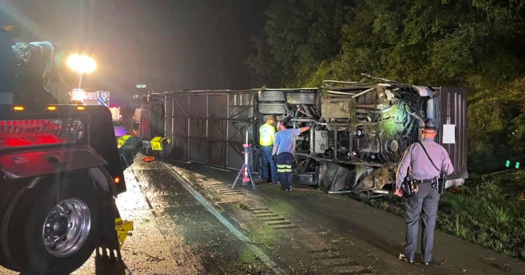 Pennsylvania bus crash kills 3, injures dozens - Vimarsana News