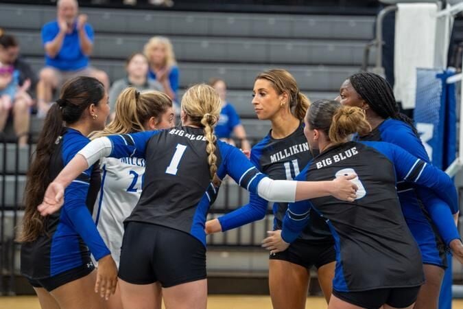 Volleyball Falls to #4 Illinois Wesleyan in Three