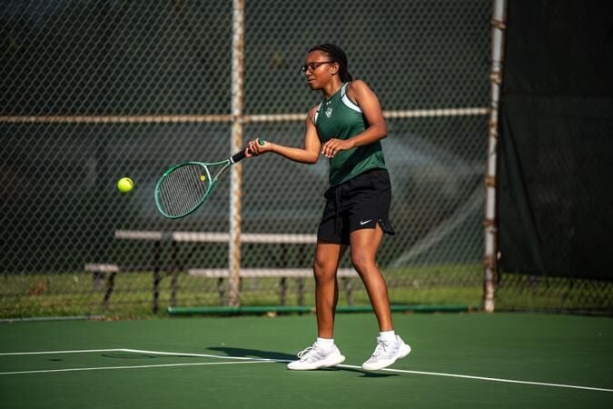 Women’s Tennis Drops Heartbreaker to Illinois College