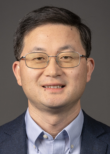 U. of I. researcher and alumnus both named 2026 MacArthur Fellows