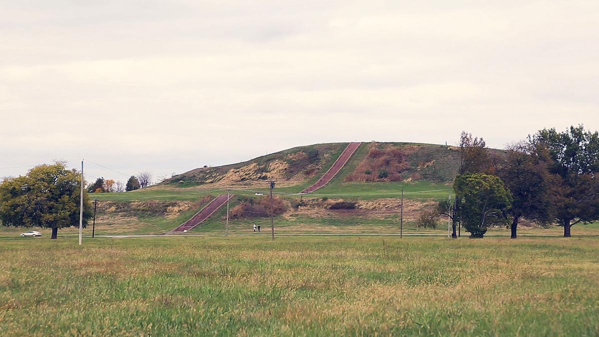 Illinois Bicentennial Cahokia Mounds Was America S First City State And Regional Jg Tc Com