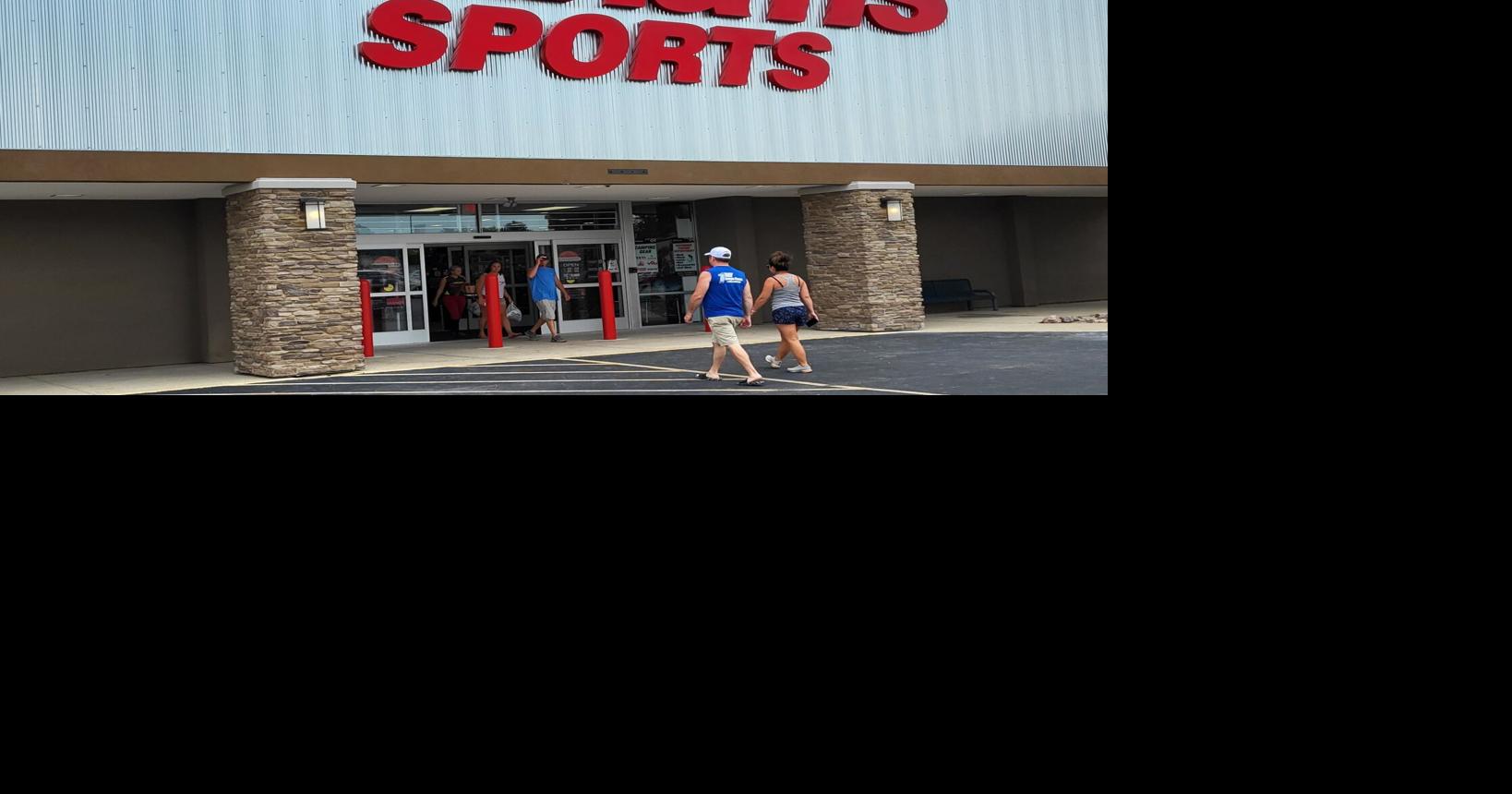 Dunham’s Sports store opens at Mattoon mall