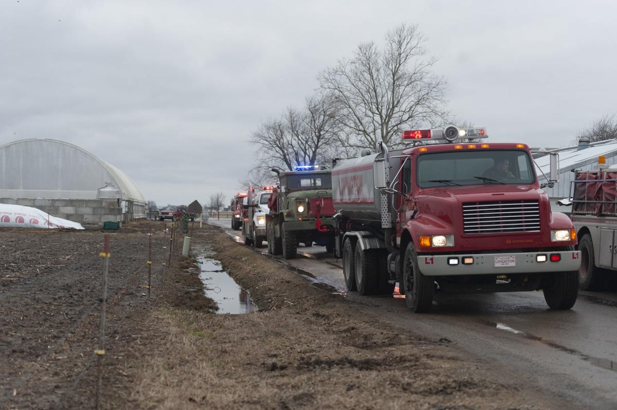Video Fire Destroys Warehouse In Arthur Local Jg Tc Com