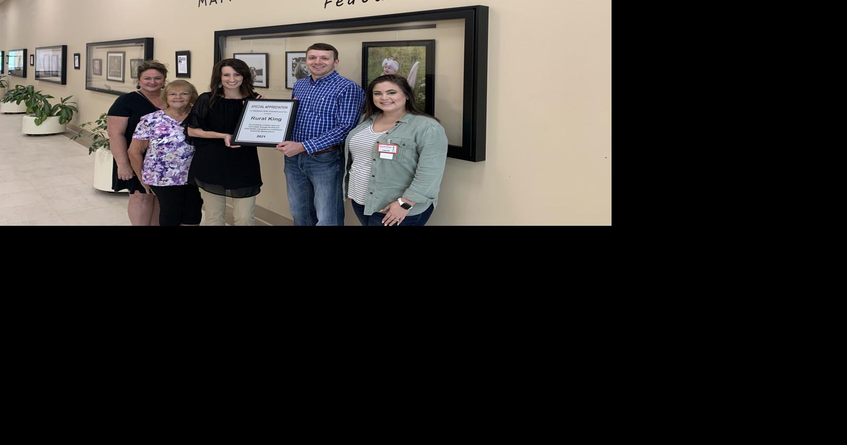 Rural King thanked for art display area at Mattoon mall