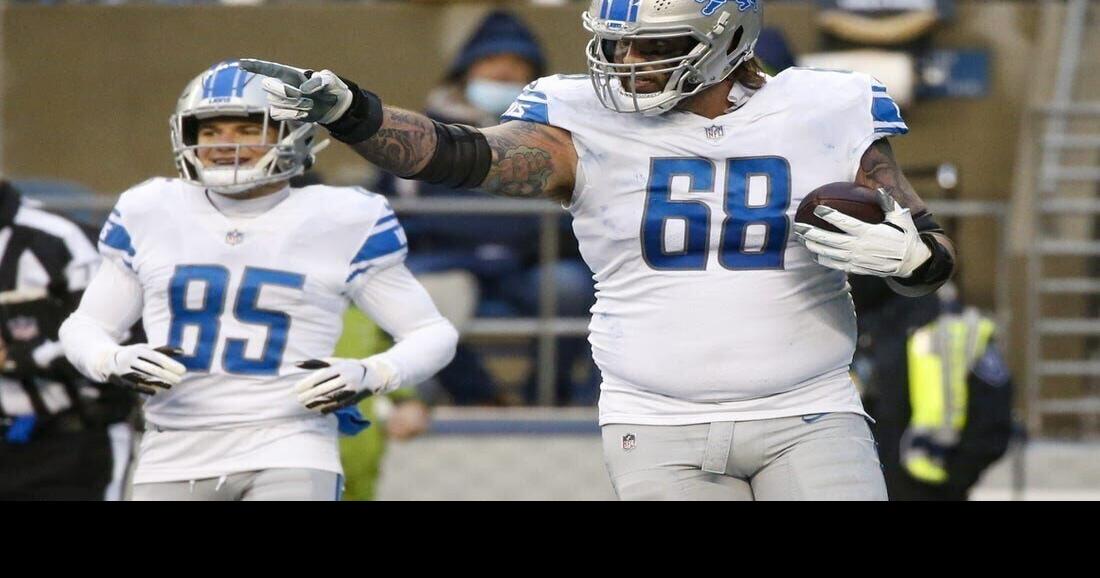 Ridiculous' Penei Sewell moves back to right tackle for Detroit