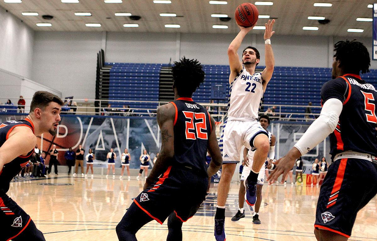 Five Eastern Illinois Men S Women S Basketball Earn Ovc