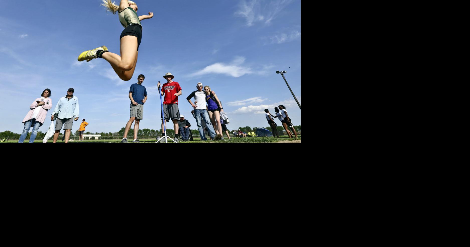 Class 2A IHSA state track Summerlyn Smith, Mariah Ball lead Mattoon