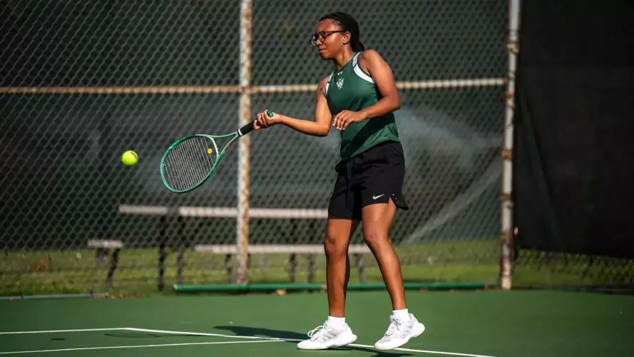 Women’s Tennis Drops Heartbreaker to Illinois College