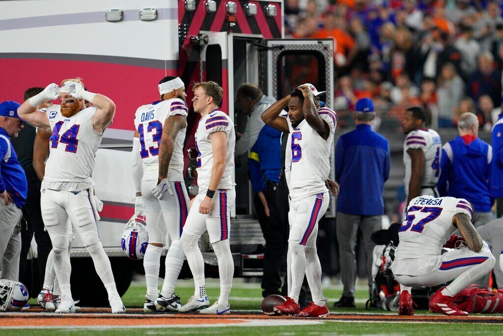 Damar Hamlin leaves Bengals - Bills in ambulance after terrifying scene; game  postponed (UPDATE) - Cincy Jungle