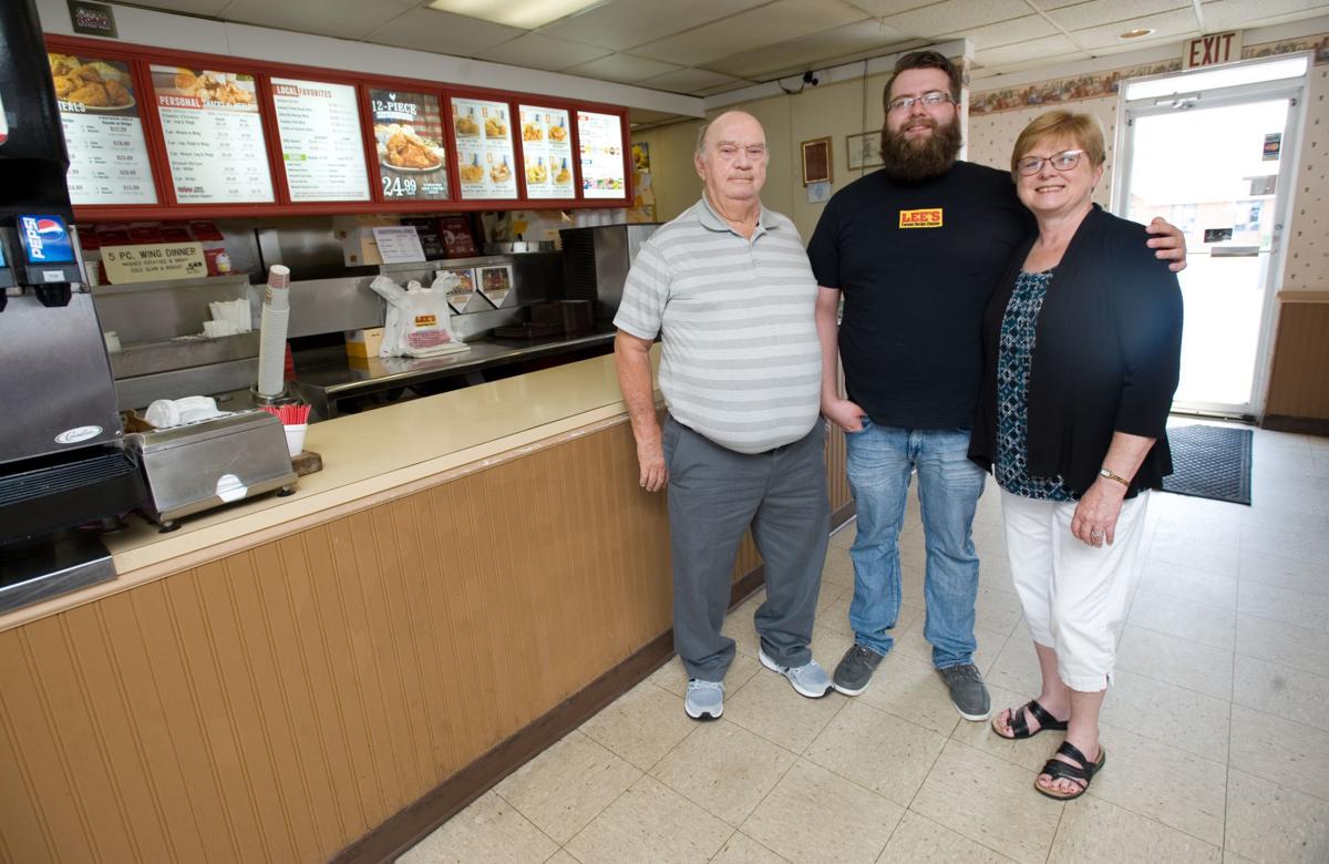 Mattoon Lee S Famous Recipe Owners Sell Restaurant To Grandson