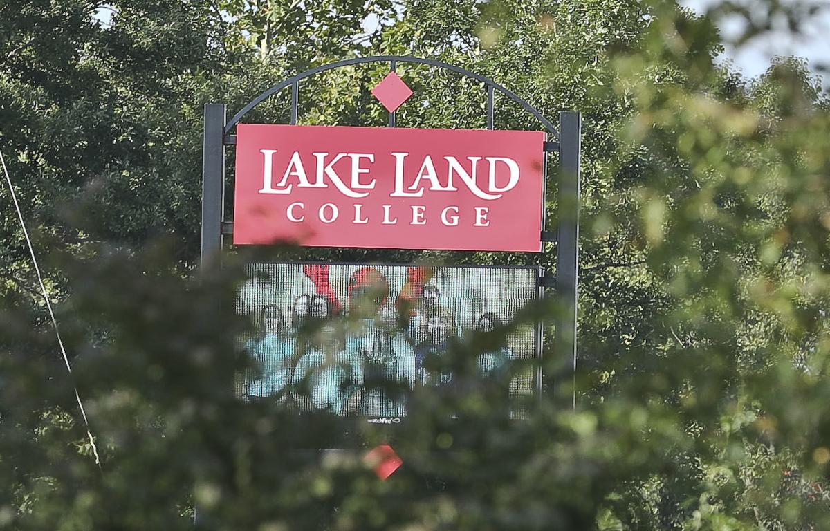 Lake Land College to host graduation parade Education