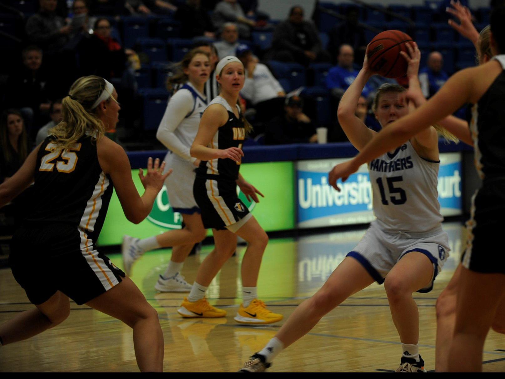 Matt Bollant S View Of Eastern Illinois Women S Basketballs Non League Season Remains High Even After Loss To Valpo Eastern Jg Tc Com