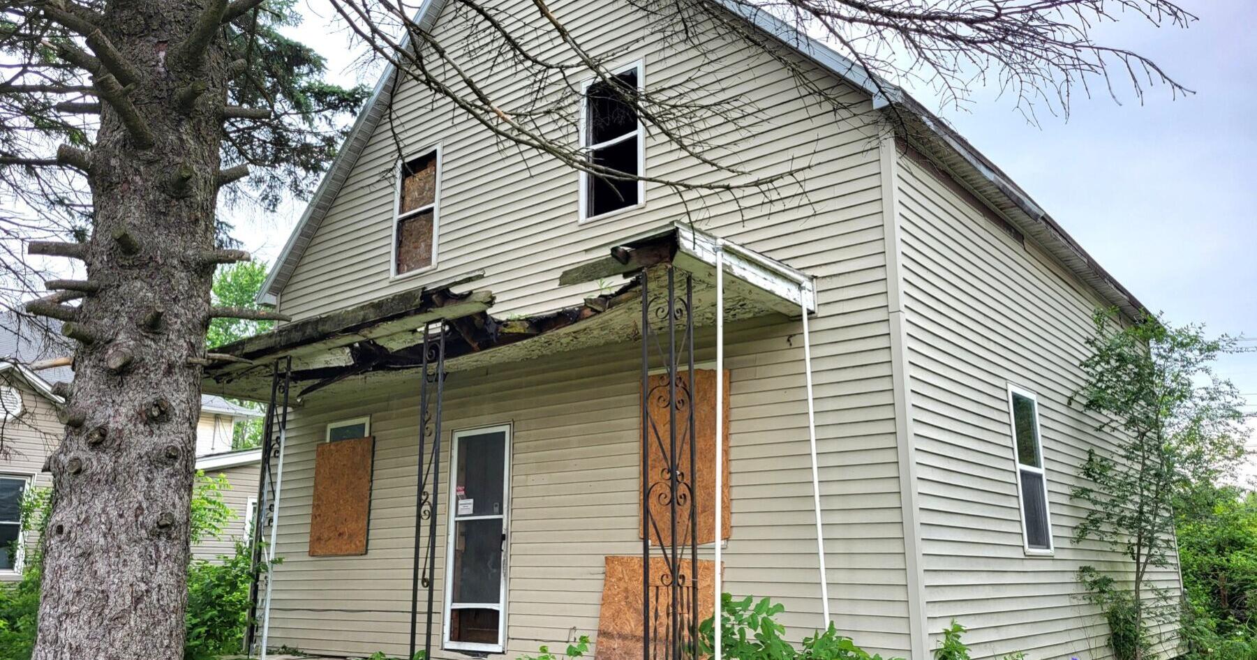 Mattoon increasing cleanup, demolition efforts for abandoned houses - Vimarsana News